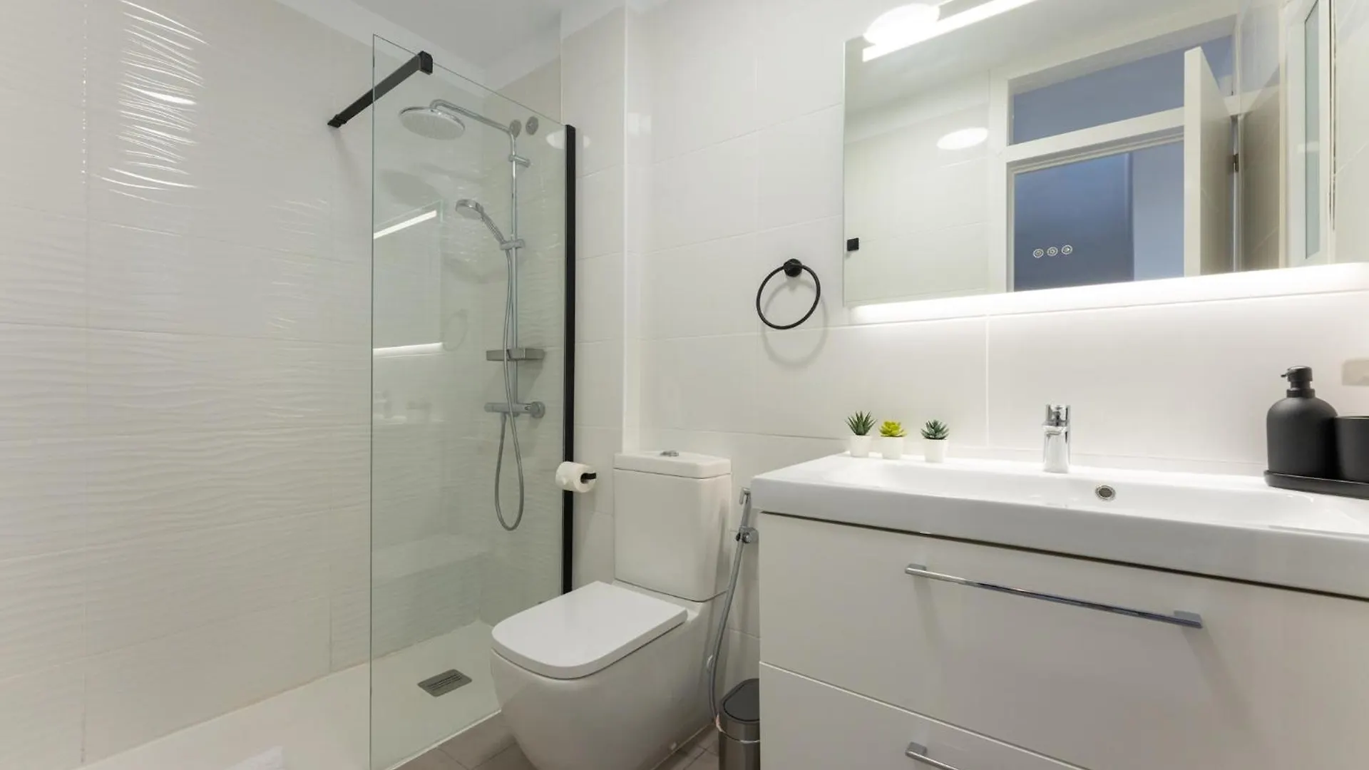 Callao Sunset Apartment, Sea View And Pool 칼라오살바헤 아파트