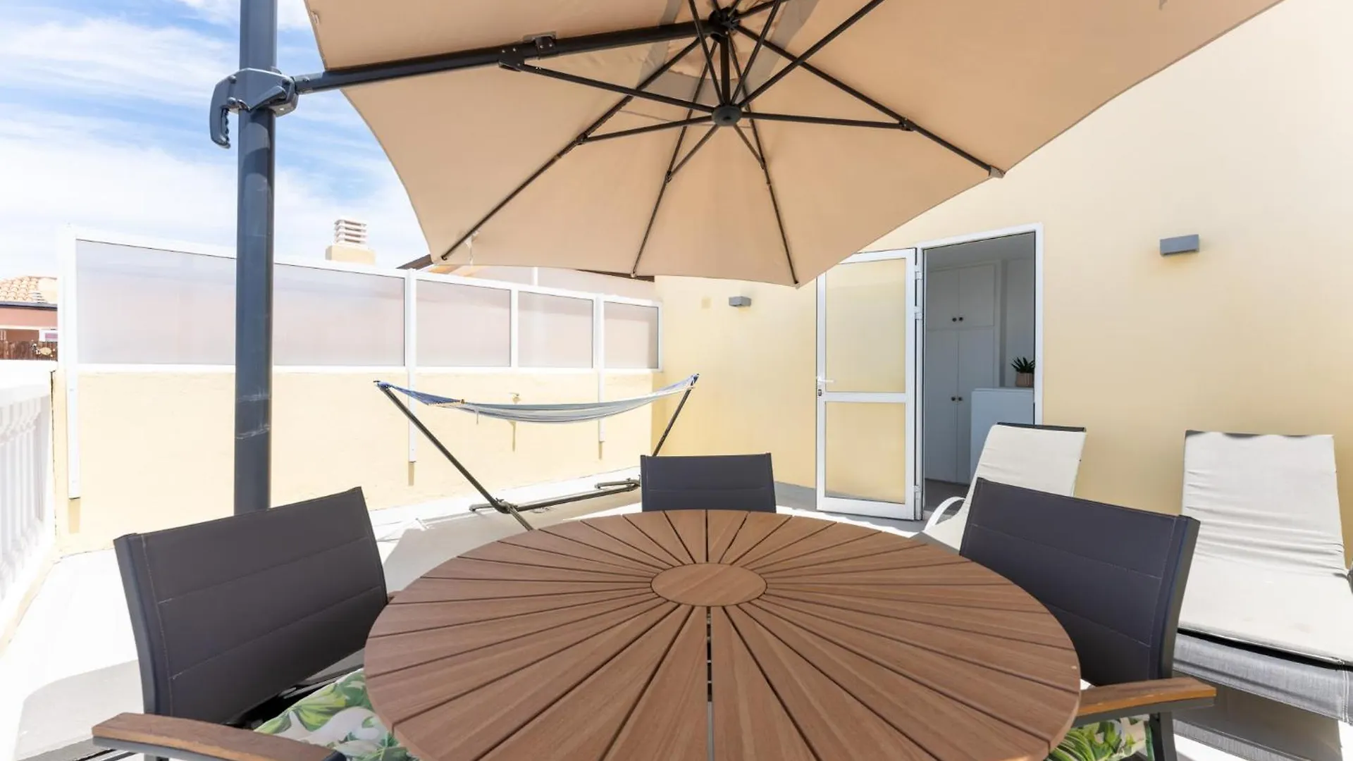 Callao Sunset Apartment, Sea View And Pool 칼라오살바헤 스페인